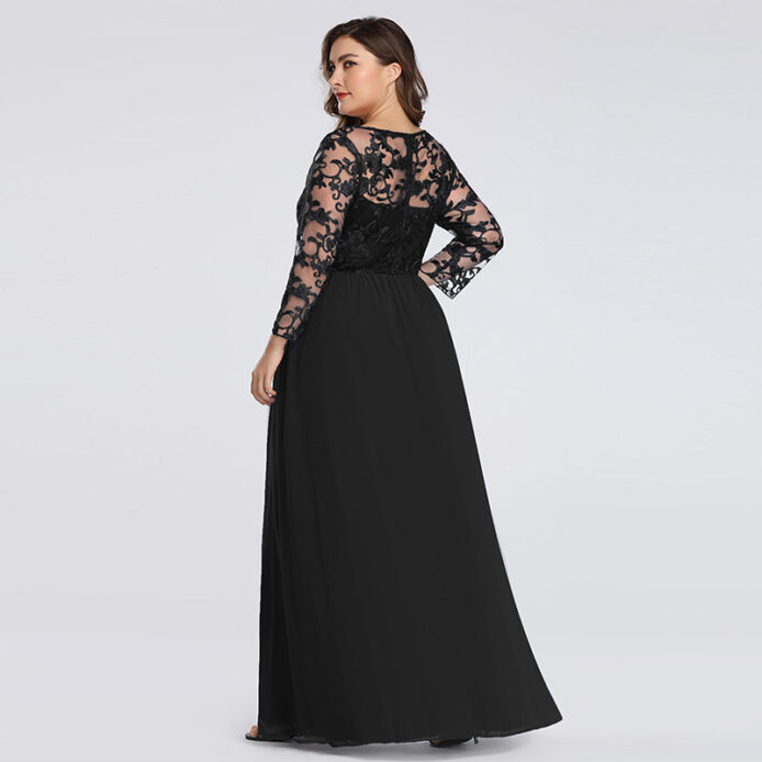 Embroidered long lace v-neck dress - Image 4